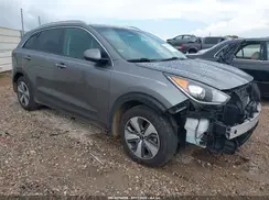 KNDCB3LC7J5119814 2018 KIA NIRO