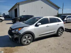 KNDCB3LC7J5122650 2018 KIA NIRO