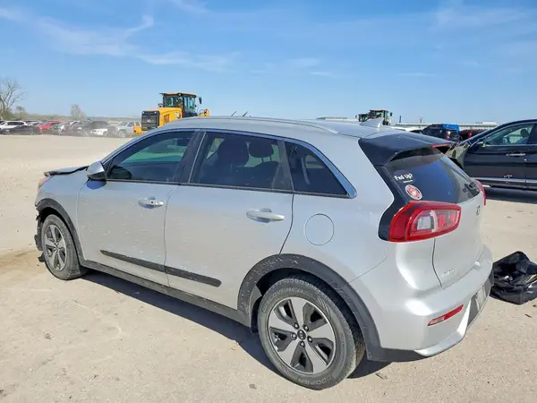 KNDCB3LC7J5122650 2018 KIA NIRO - Image 2