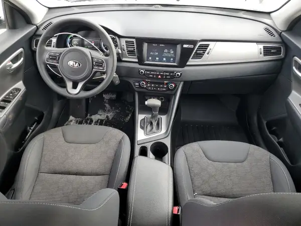 KNDCB3LC7J5123510 2018 KIA NIRO - Image 8