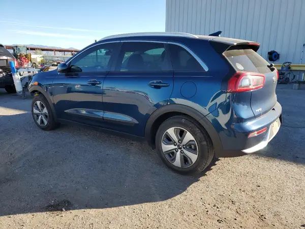 KNDCB3LC7J5125211 2018 KIA NIRO - Image 2