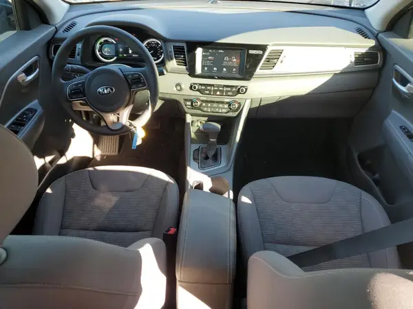 KNDCB3LC7J5125211 2018 KIA NIRO - Image 8