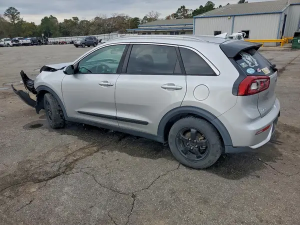KNDCB3LC7J5125600 2018 KIA NIRO - Image 2