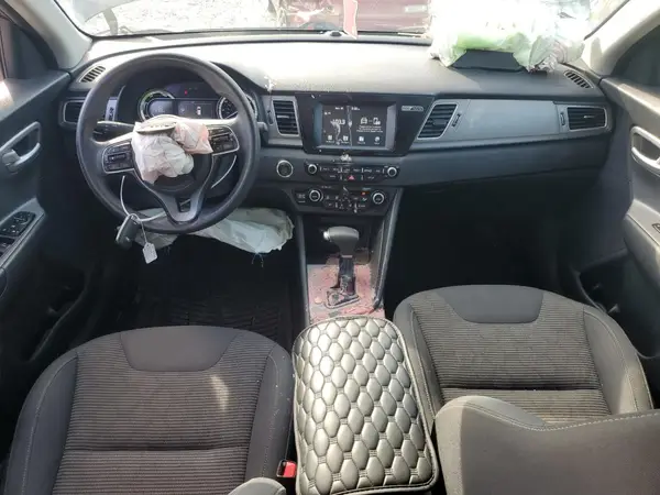 KNDCB3LC7J5136869 2018 KIA NIRO - Image 8