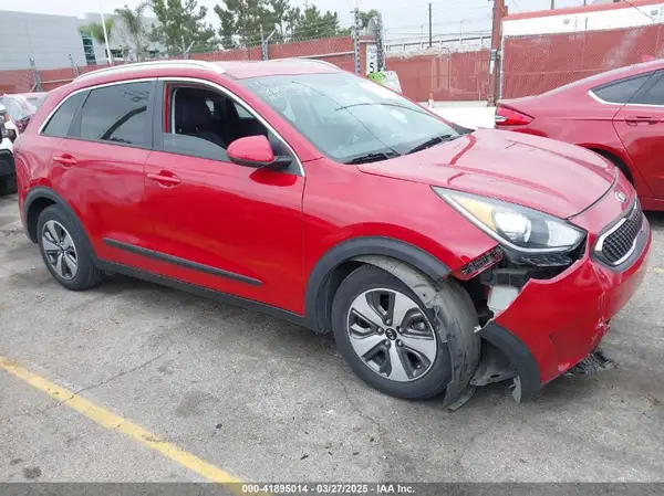 KNDCB3LC7J5140579 2018 KIA NIRO - Image 1