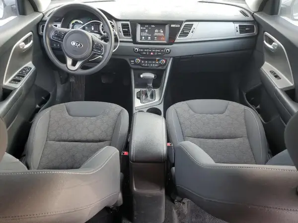 KNDCB3LC7J5143983 2018 KIA NIRO - Image 8