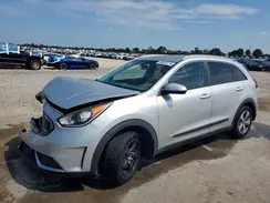 KNDCB3LC7J5147242 2018 KIA NIRO