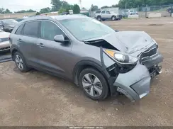 KNDCB3LC7J5148388 2018 KIA NIRO