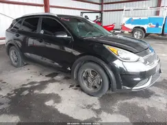 KNDCB3LC7J5156717 2018 KIA NIRO