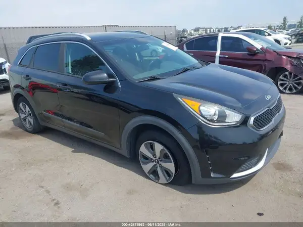 KNDCB3LC7J5158208 2018 KIA NIRO - Image 1