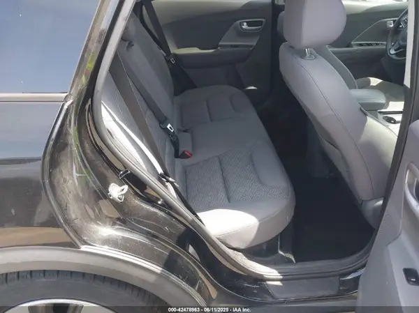 KNDCB3LC7J5158208 2018 KIA NIRO - Image 8