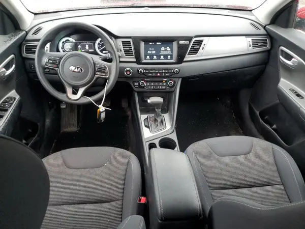 KNDCB3LC7J5170343 2018 KIA NIRO - Image 8
