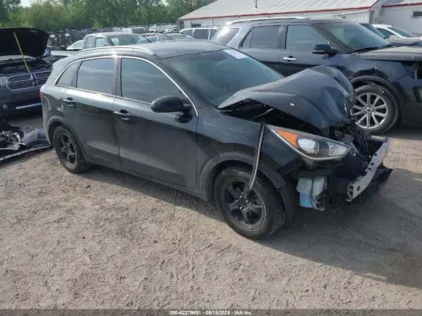 KNDCB3LC7J5176336 2018 KIA NIRO - Image 1