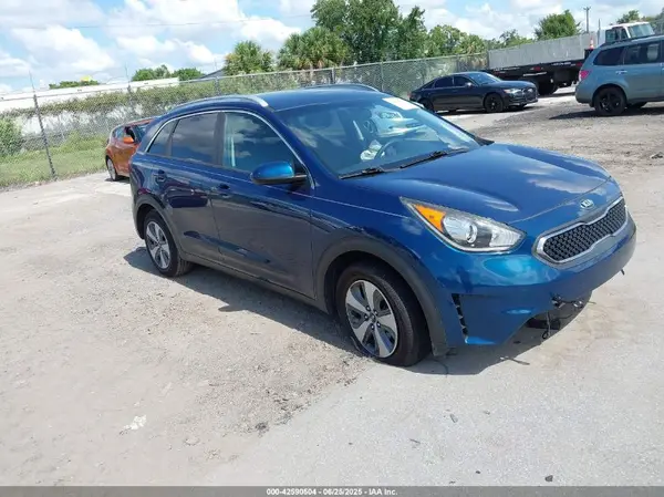 KNDCB3LC7J5200702 2018 KIA NIRO - Image 1