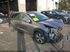 KNDCB3LC7J5201168 2018 KIA NIRO