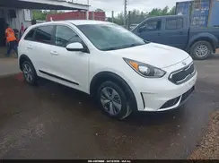 KNDCB3LC7J5203552 2018 KIA NIRO