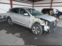 KNDCB3LC7J5210131 2018 KIA NIRO