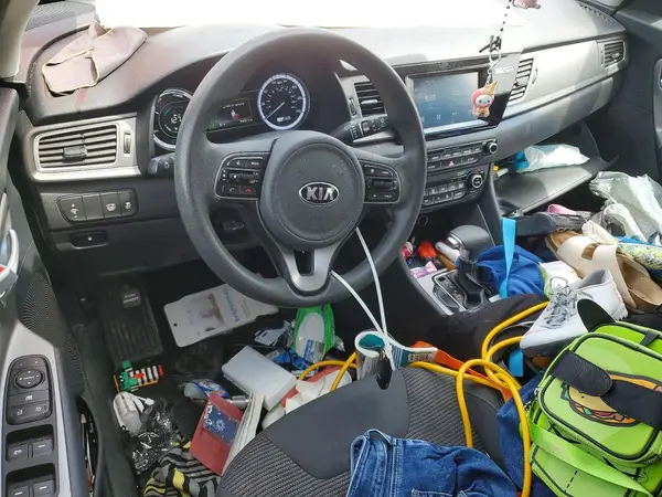 KNDCB3LC7J5212087 2018 KIA NIRO - Image 8