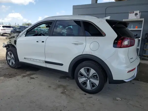 KNDCB3LC7K5217193 2019 KIA NIRO - Image 2