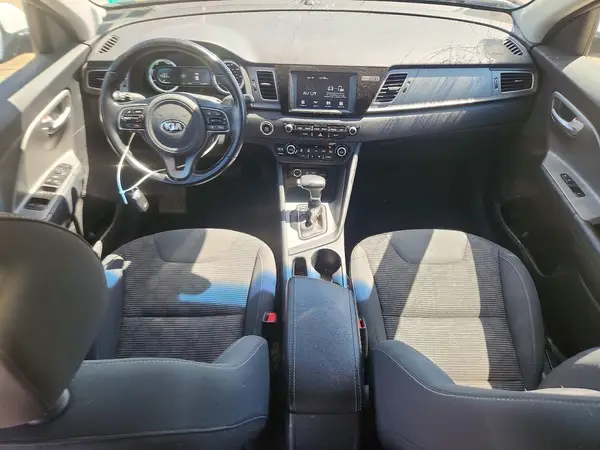 KNDCB3LC7K5221213 2019 KIA NIRO - Image 8