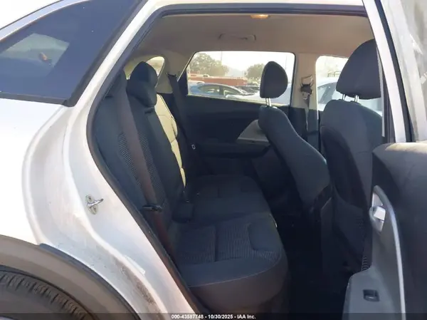 KNDCB3LC7K5225066 2019 KIA NIRO - Image 8