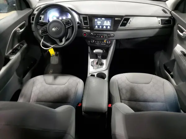 KNDCB3LC7K5233913 2019 KIA NIRO - Image 8