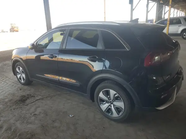 KNDCB3LC7K5239016 2019 KIA NIRO - Image 2