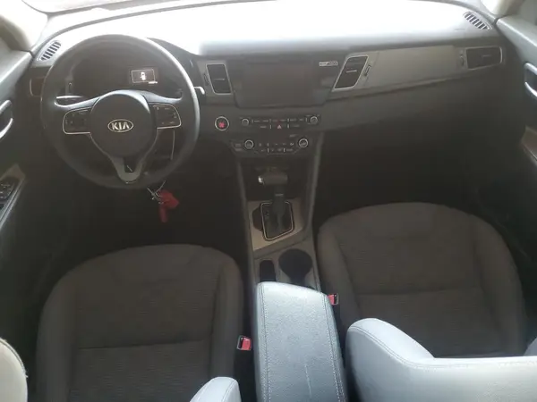 KNDCB3LC7K5239016 2019 KIA NIRO - Image 8