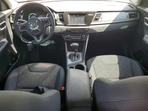 KNDCB3LC7K5240909 2019 KIA NIRO - Image 8