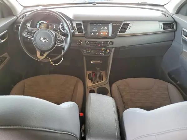 KNDCB3LC7K5243633 2019 KIA NIRO - Image 8