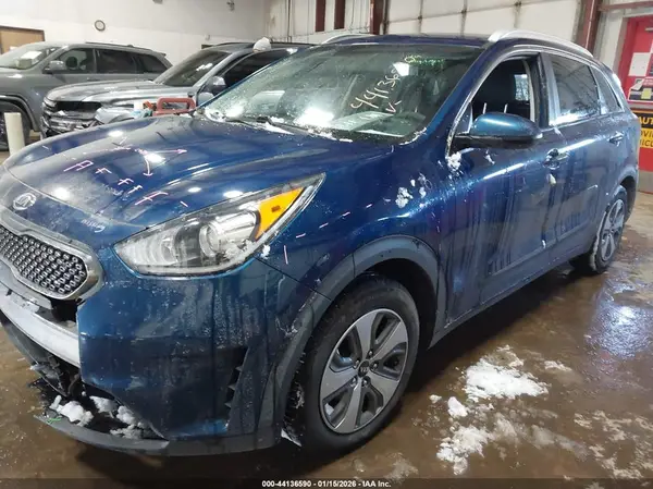 KNDCB3LC7K5250582 2019 KIA NIRO - Image 2