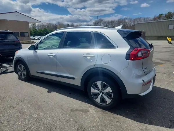 KNDCB3LC7K5254924 2019 KIA NIRO - Image 2