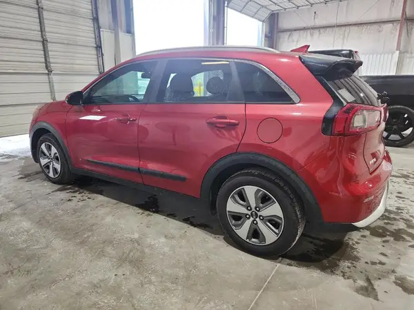 KNDCB3LC7K5256639 2019 KIA NIRO - Image 2