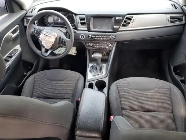 KNDCB3LC7K5256947 2019 KIA NIRO - Image 8
