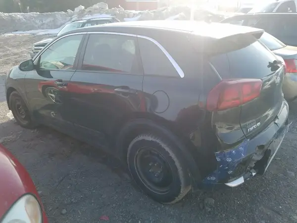 KNDCB3LC7K5257225 2019 KIA NIRO - Image 2