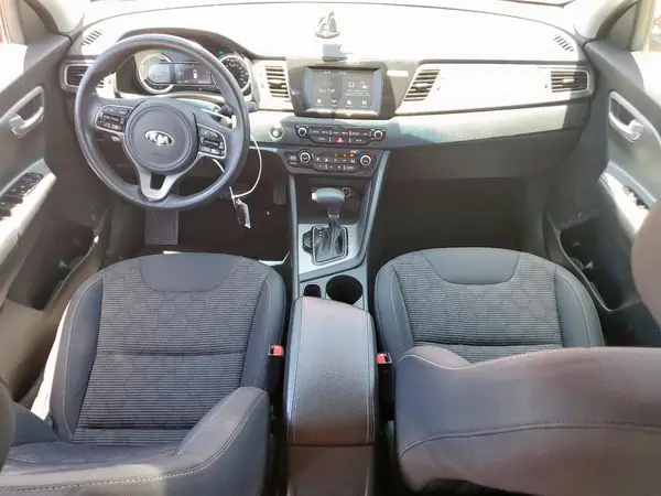 KNDCB3LC7K5257578 2019 KIA NIRO - Image 8
