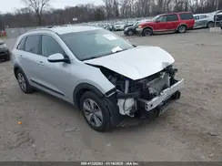KNDCB3LC7K5257595 2019 KIA NIRO