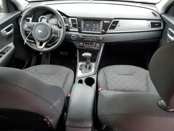 KNDCB3LC7K5258231 2019 KIA NIRO - Image 8