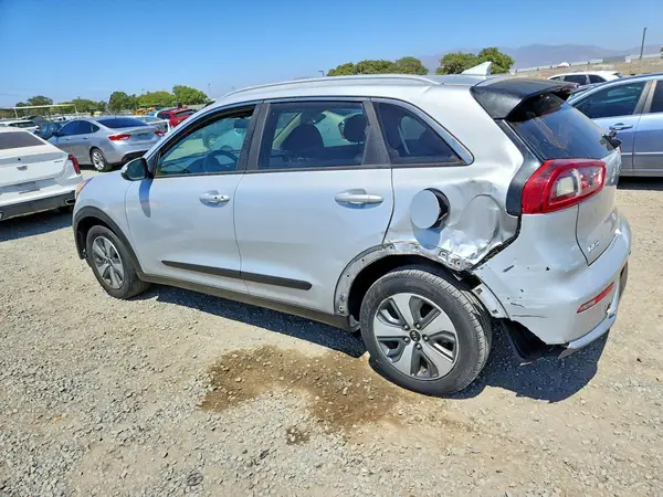 KNDCB3LC7K5266488 2019 KIA NIRO - Image 2