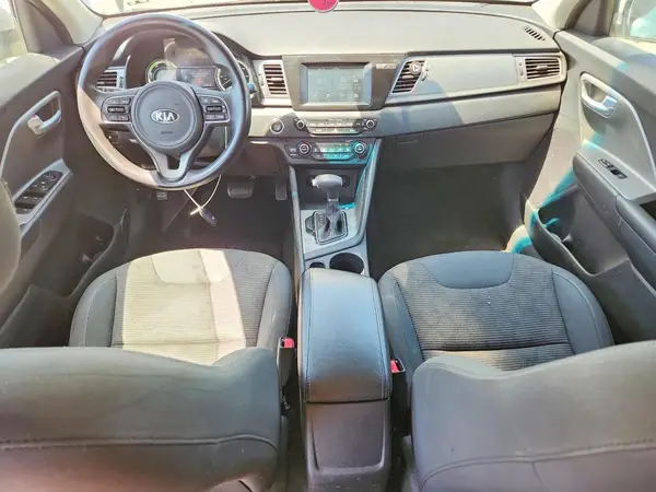 KNDCB3LC7K5266488 2019 KIA NIRO - Image 8