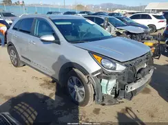 KNDCB3LC7K5287275 2019 KIA NIRO