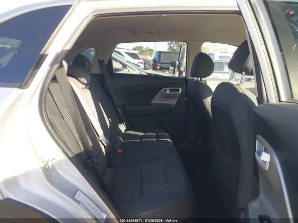 KNDCB3LC7K5287275 2019 KIA NIRO - Image 8