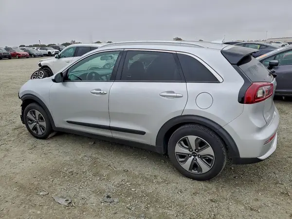 KNDCB3LC7K5293545 2019 KIA NIRO - Image 2