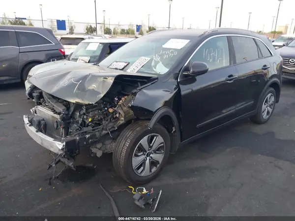 KNDCB3LC7K5294968 2019 KIA NIRO - Image 2