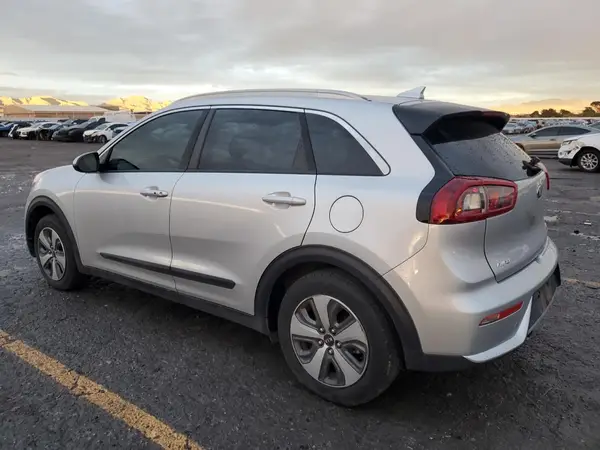 KNDCB3LC7K5297479 2019 KIA NIRO - Image 2