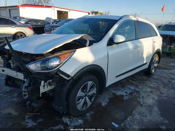 KNDCB3LC7K5299412 2019 KIA NIRO - Image 2