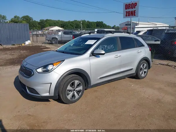 KNDCB3LC7K5302793 2019 KIA NIRO - Image 2