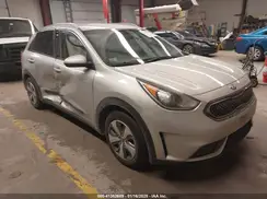 KNDCB3LC7K5312885 2019 KIA NIRO
