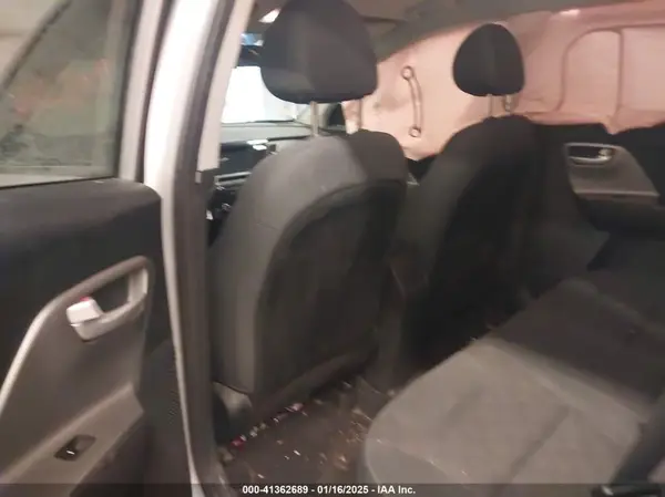 KNDCB3LC7K5312885 2019 KIA NIRO - Image 8