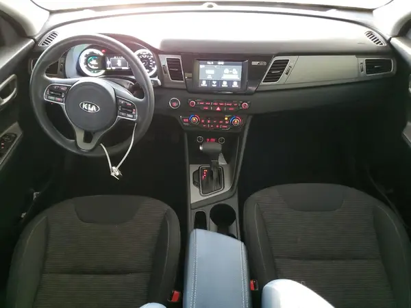 KNDCB3LC7K5335132 2019 KIA NIRO - Image 8